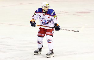 Наш экс-нападающий Евгений Оксентюк оформил ассистентский дубль в дебютном матче в ECHL