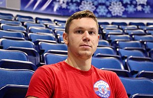  Дмитрий Арсенюк: как только попал в «Юность», спросил, почему команда не в КХЛ