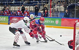 Перфоманс Андрея Симонова и очередная результативная игра Станислава Кучкина принесли победу «Юности» в матче против «Немана»  